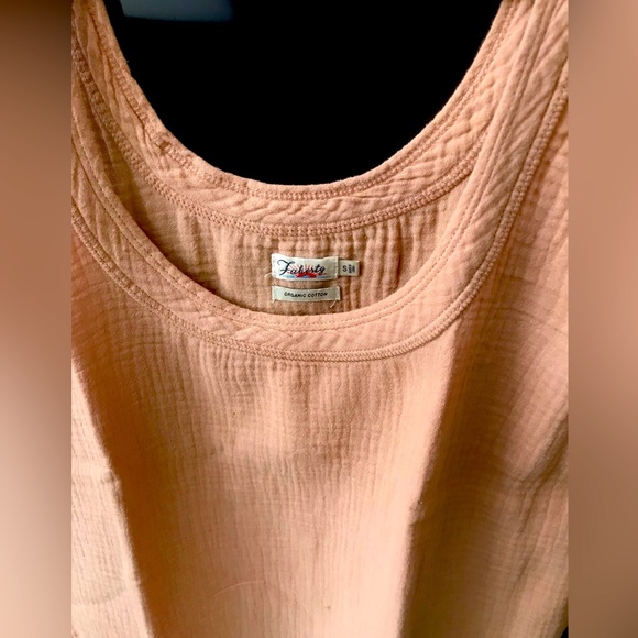 Faherty Brand Women organic cotton sleeveless top. Size Small. Never been worn - Picture 3 of 6